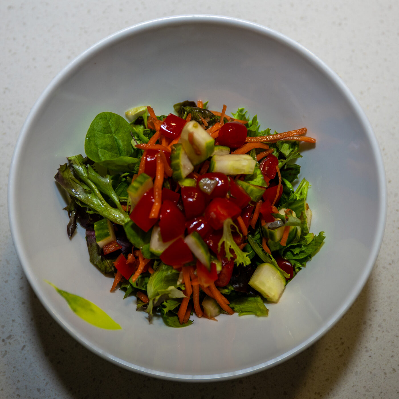 Fresh garden salad with mixed greens, cherry tomatoes and carrots — healthy meal prep by personal chef in Alpharetta GA